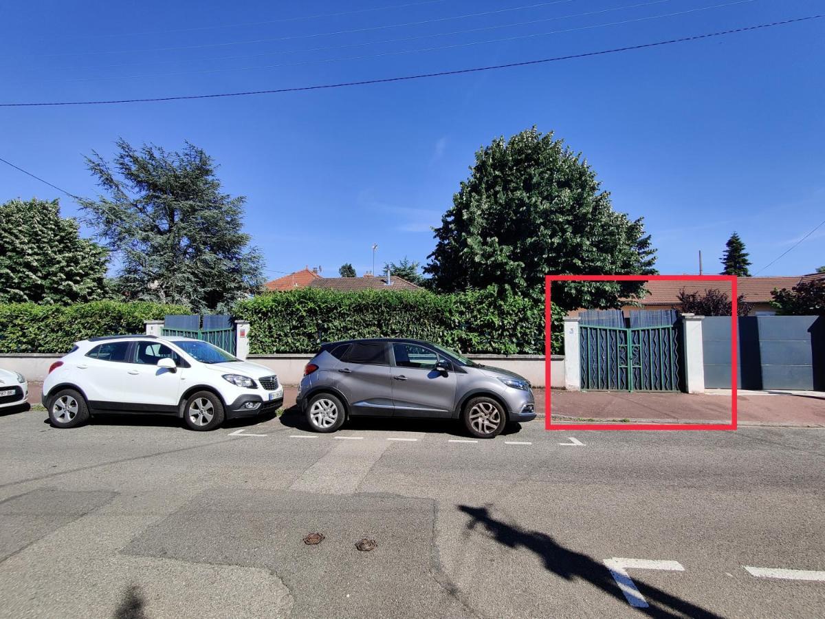 Maisonnette Avec Jardin, Parc Du Chene Apartman Bron Kültér fotó